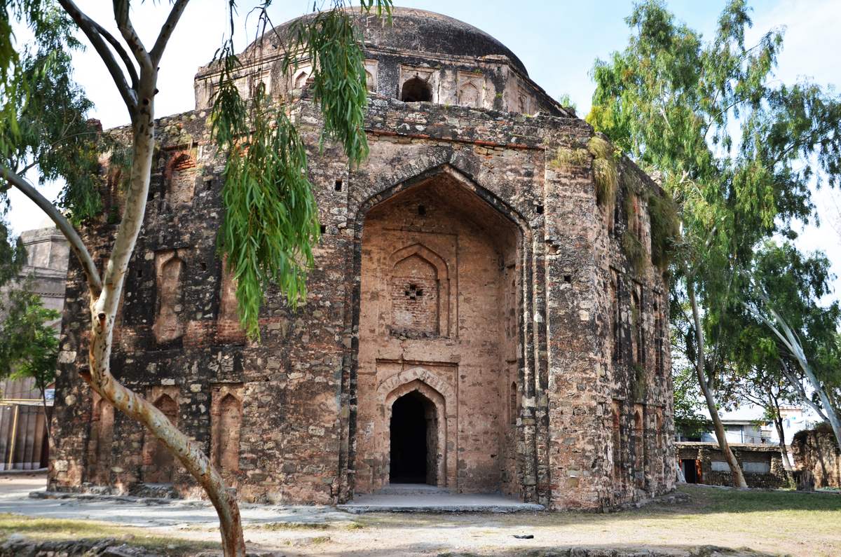The domed tomb at Rawat Fort with its tall arched entrance